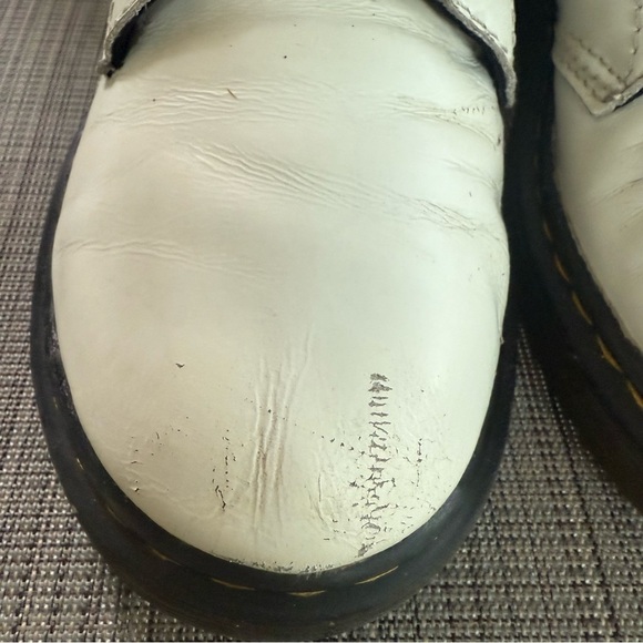 Dr. Martens White Leather Ankle Boots Size 2 - Picture 3 of 12